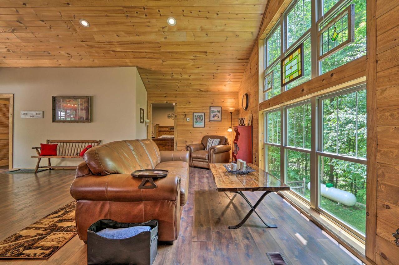 Butler Cabin On 19 Acres With Hot Tub And Fire Pit! Dış mekan fotoğraf