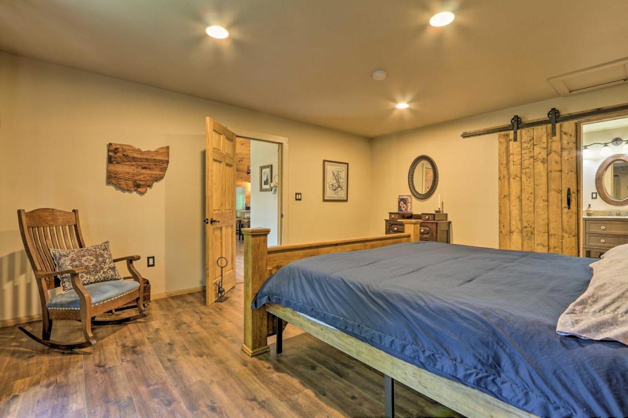 Butler Cabin On 19 Acres With Hot Tub And Fire Pit! Dış mekan fotoğraf